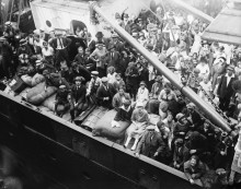 Иммигранты на палубе "Крунлэнд"