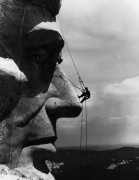 Ремонтник на лице Мемориала на Гудзон Борглум Авраама Линкольна с горы Рашмор