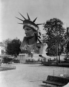 Голова Статуи Свободы на выставке в Париже