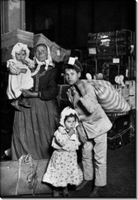 Прибытие итальянских иммигрантов  на Эллис-Айленд