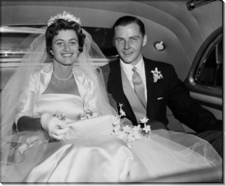 Жан Энн Кеннеди сидит в машине с мужем Стивеном Смитом