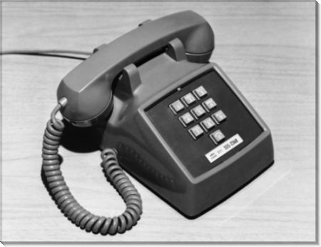 Первый телефонный аппарат с кнопочным тональным набором