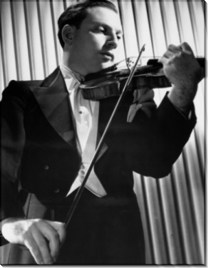 Исаак Стерн играет на скрипке