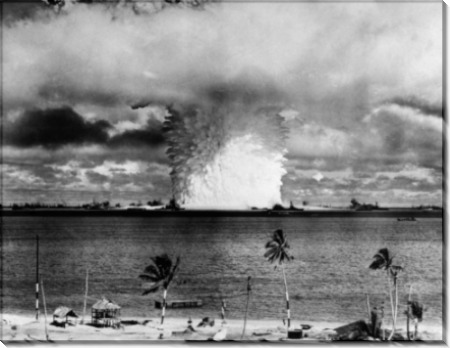 Ядерное облако после испытаний в Тихом океане