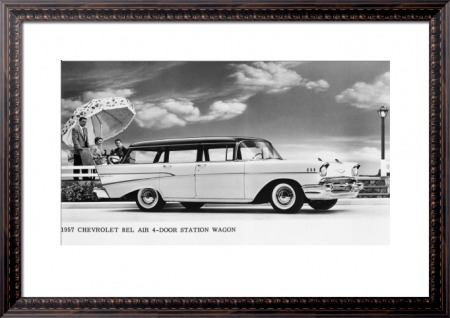 Семья около 1957 Chevy Бел Wagon Air