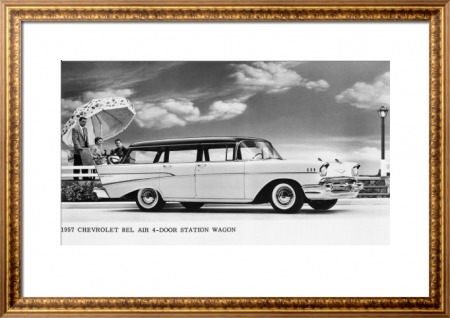 Семья около 1957 Chevy Бел Wagon Air