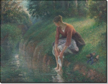 Женщина, моющая ноги в ручье - Писсарро, Камиль